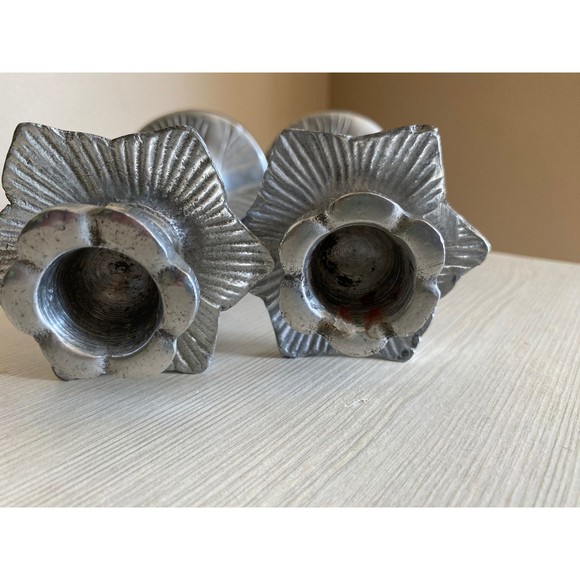 Vintage Pair of 7" Pewter Flower w/Stem Leaves Candle Holders - Picture 8 of 9